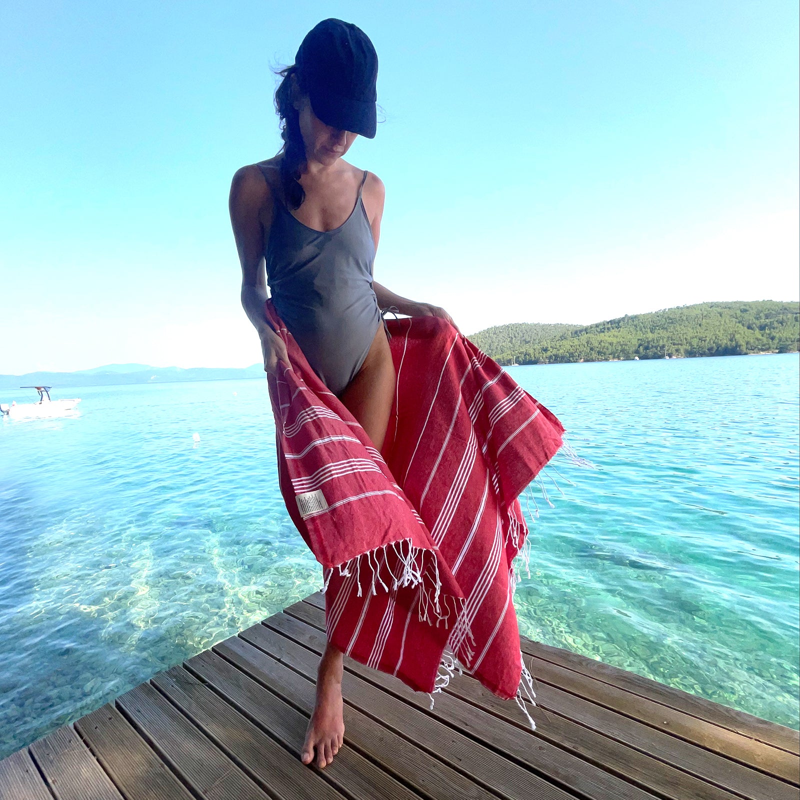 "FÜR DIE BESTE MAMA - ROT" Embroidered