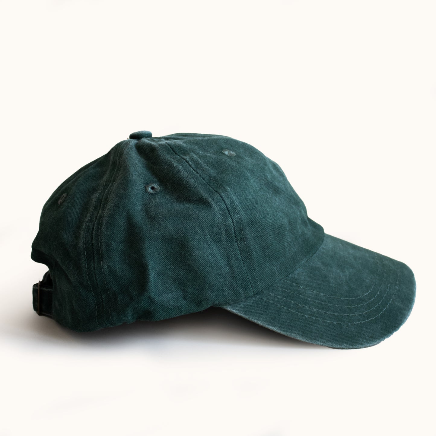 Grüne Basecap im Stonewashed-Look