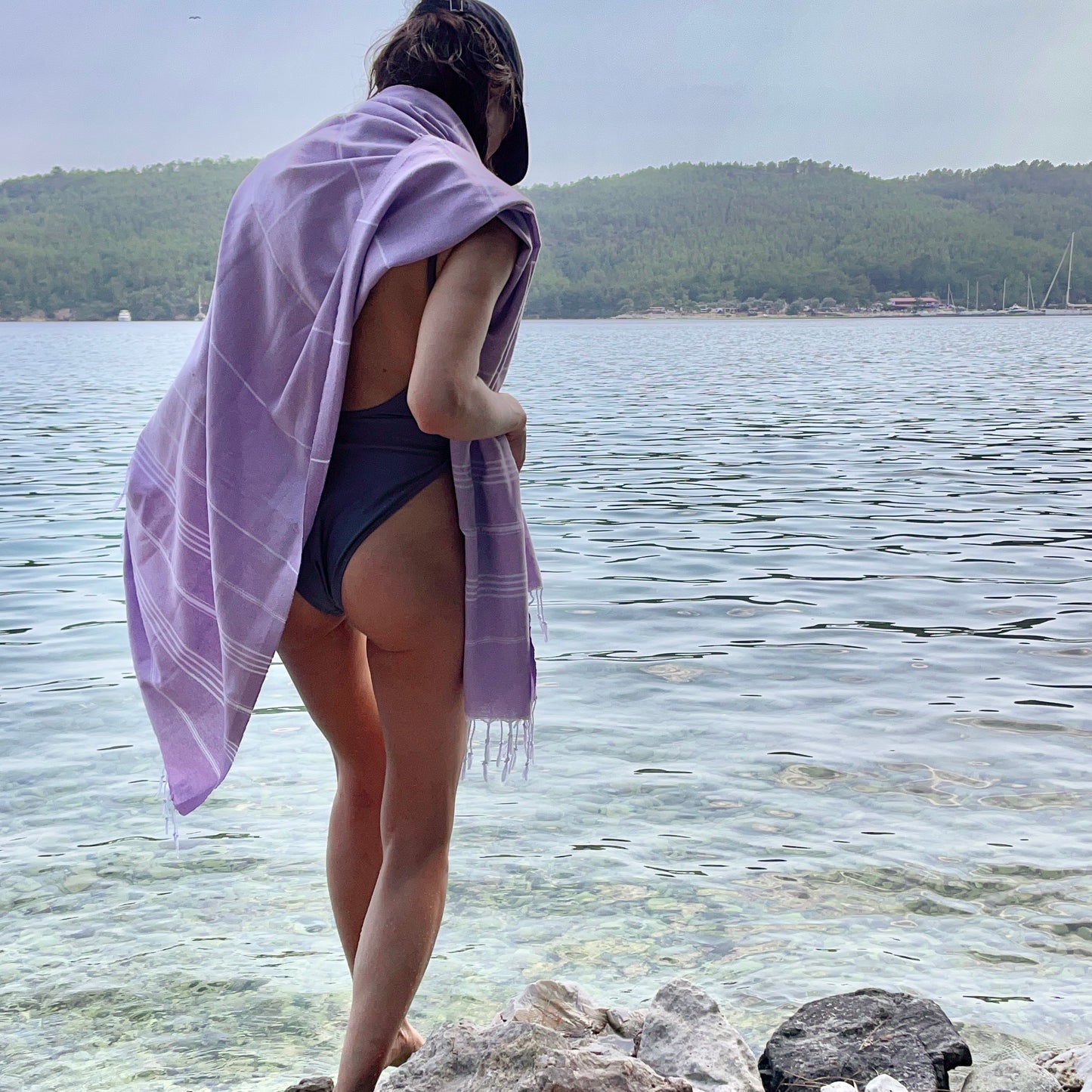 "LOVE YOU TO THE BEACH AND BACK" Besticktes Hamamtuch - Lila