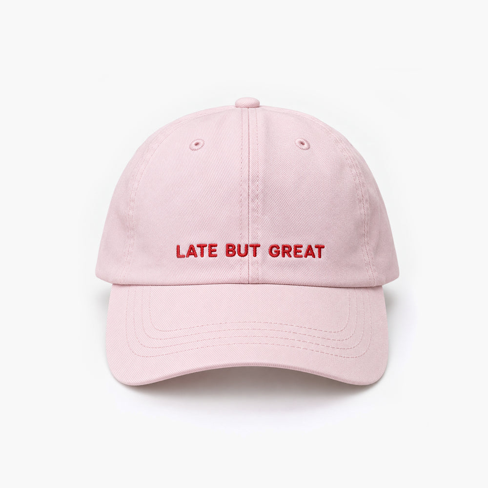 Personalisierte Light Pink Cap "Late But Great"