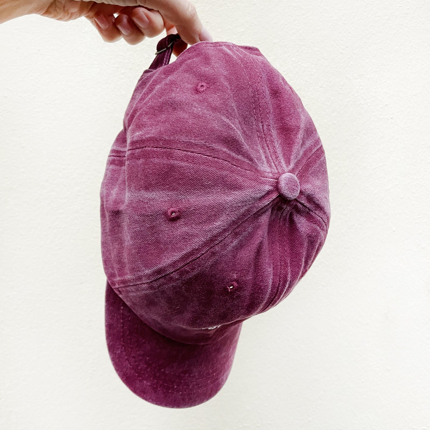 Personalisierte rote Basecap "I Don't Work Here"