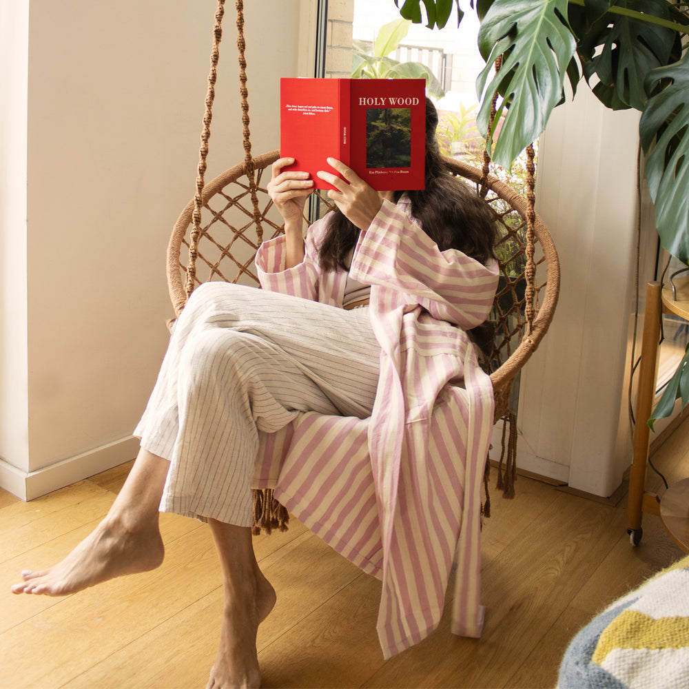 PINK STRIPES ROBE - Handgewebter Bademantel für luxuriöse Entspannung
