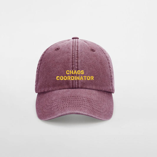 Personalisierte Vintage Red Basecap "Chaos Coordinator"
